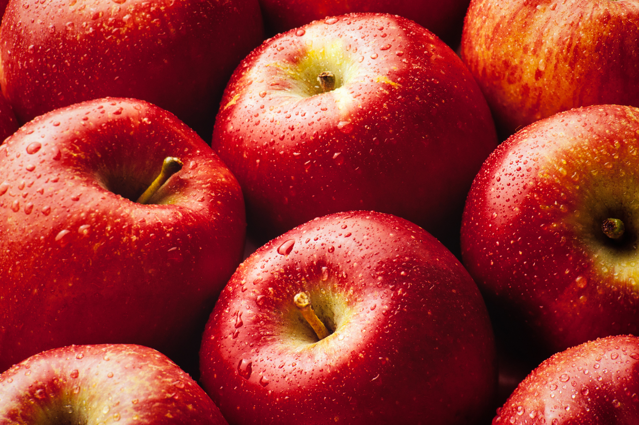 К чему снятся красивые яблоки. Яблоки красные. Красивое красное яблоко. Сочное яблоко. Яблоки обои.