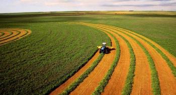 Понад 100 тисяч гектарів землі змінили власників за час роботи ринку в Україні Рис.1