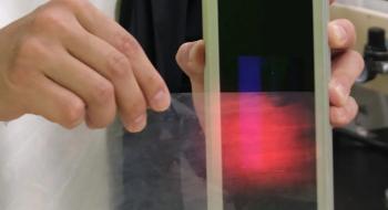 Дослідження показують, що плівки, що перетворюють ультрафіолетове світло на червоне, прискорюють зростання рослин Рис.1