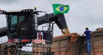 Перший системний трактор NEXAT збирає врожай сої у Бразилії Рис.1