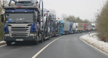 На кордоні України та Польщі в чергах стоять 1 900 вантажівок Рис.1