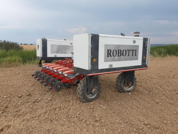 Робот Agrointelli Robotti працював понад 24 години без упину Рис.2