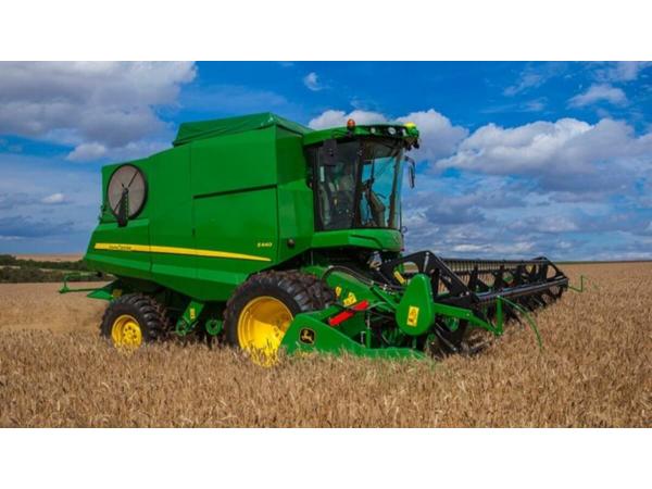 John Deere презентував новий зернозбиральний комбайн S400 Рис.2