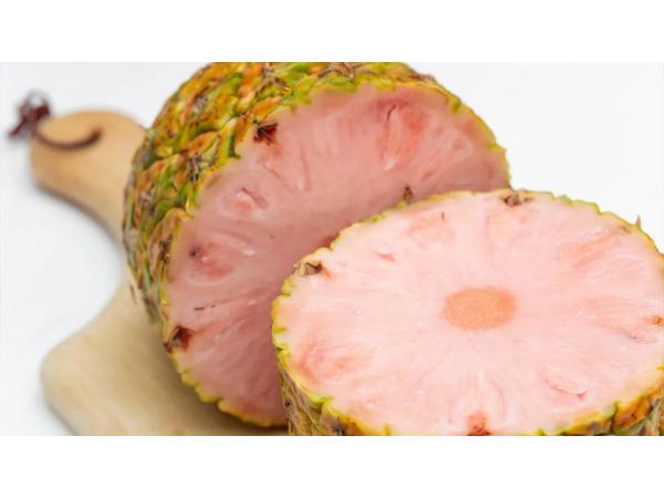 У Коста-Ріці виростили неймовірний ананас рожевого кольору Рис.3