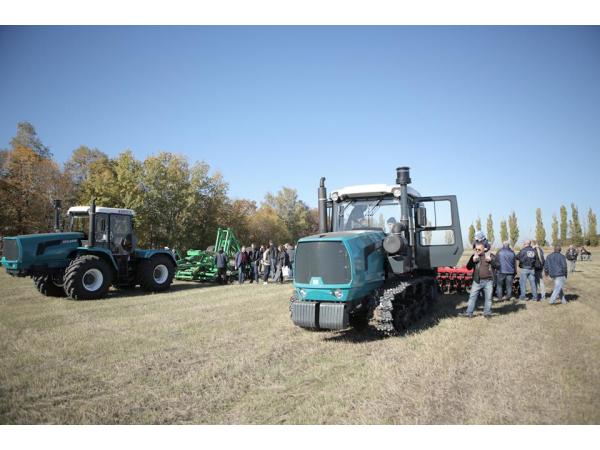 півсотні машин було представлено на демо-полі AGROPORT East Kharkiv 2018 Рис.3