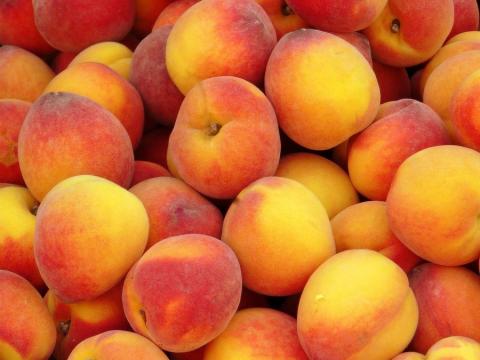 Україна в травні збільшила імпорт персиків, абрикосів та нектаринів в 1,5 рази Рис.1