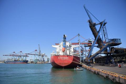 Вітчизняні порти збільшили відвантаження зерна на 64 % Рис.1