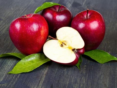 Фермери попередили: цьогоріч дешевих яблук не буде Рис.1