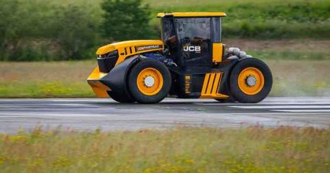 Трактор Fastrac перетворили на суперкар і встановили світовий рекорд швидкості Рис.1