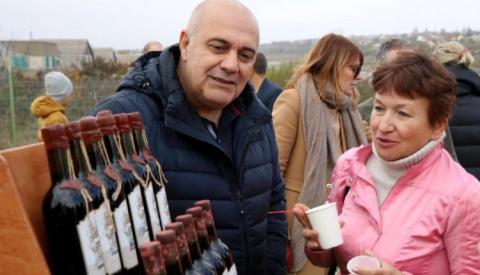 В Миколаєві пройшов перший фестиваль крафтового вина Рис.1