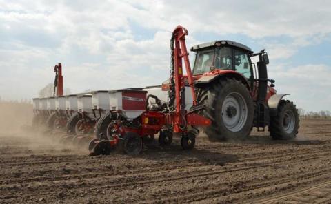 У господарстві Зерновик оновили сівалку Massey Ferguson рішеннями Precision Planting Рис.1
