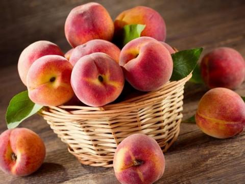 Українці стали вдвічі менше вирощувати персиків Рис.1