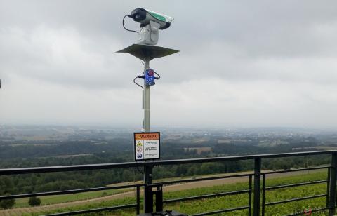 Лазер відлякує птахів від плантацій Рис.1