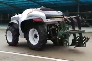 У Китаї розробили безпілотний трактор на водні Рис.1