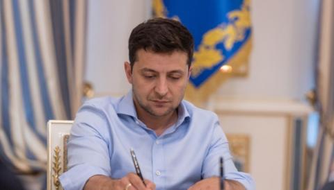 Зеленський підписав закон про електронні трудові книжки Рис.1