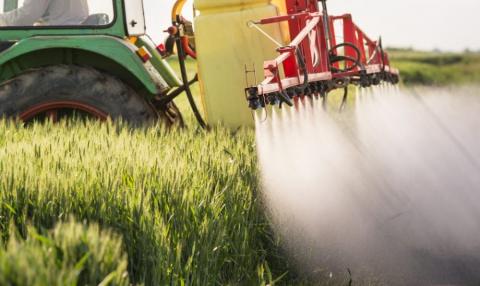 Чим довший список заборонених в ЄС пестицидів - тим більший розмір збитків фермерів Рис.1