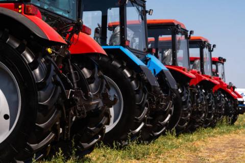 УКАБ закликає Раду ухвалити законопроєкт для введення в обіг нових тракторів Рис.1