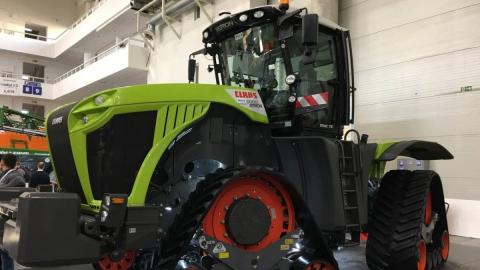 В Україні вперше презентували гусеничний трактор Claas Xerion 5000 Рис.1