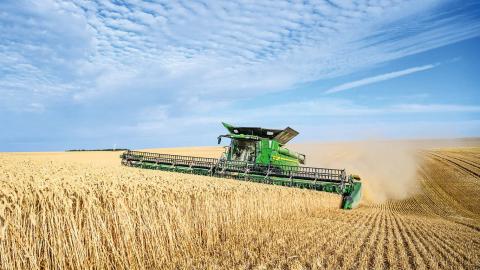 John Deere відзначає 75-річчя самохідних зернозбиральних комбайнів Рис.1