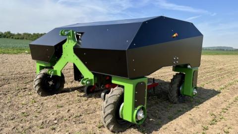В Чехії випробовують автономний сільськогосподарський робот Cronos Quadro Рис.1