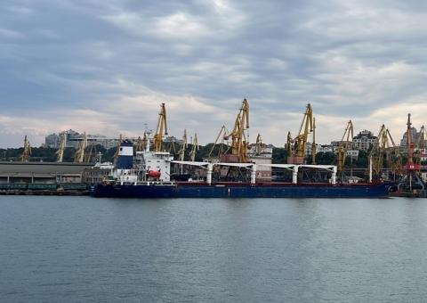 Перше судно з українським зерном відправилось із порту в Одесі Рис.1