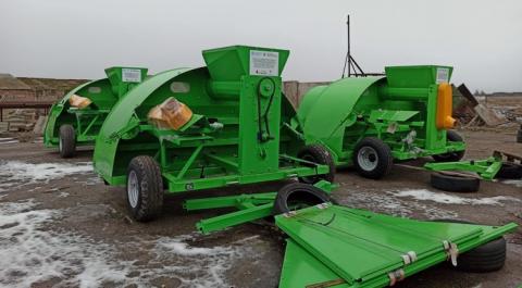 Аграрії Чернігівщини отримали обладнання для роботи з зерновими рукавами Рис.1