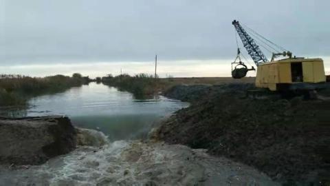 На Одещині розчищують канал рисової зрошувальної системи Рис.1