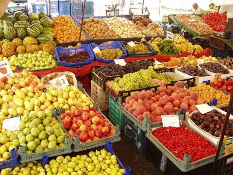 Названо овочі та фрукти, в яких найбільше накопичуються пестициди Рис.1